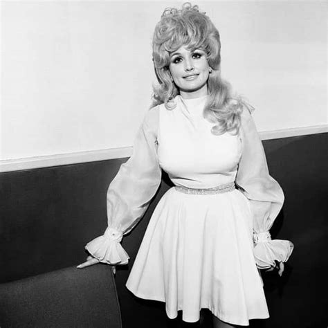 21 Gorgeous Photos of Young Dolly Parton (Page 5)