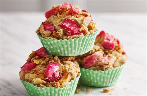 Rhubarb crumble muffins | Tesco Real Food