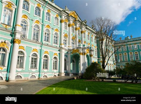 Winter palace architecture museums hi-res stock photography and images ...