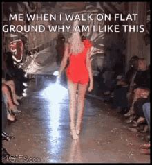 Catwalk Fail GIF - Catwalk Fail Model - Discover & Share GIFs