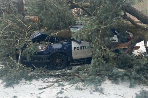 Portland, Ore., surveys damage from deadly winter storm with more ice ...