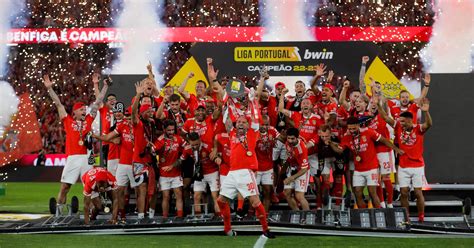 Benfica é campeão nacional de futebol - SIC Notícias