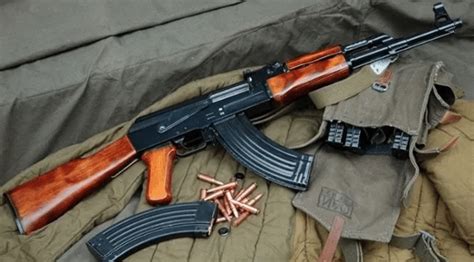 AK-47 vs AR-15 Comparison Guide - CaliGunner.com