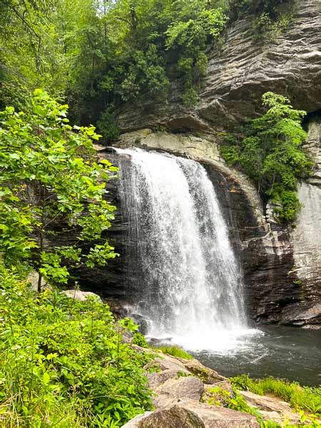 Looking Glass Falls: a picture-perfect waterfall near Brevard (2024 ...