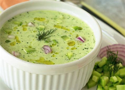 La meilleure recette de soupe froide aux concombres (Très facile!)