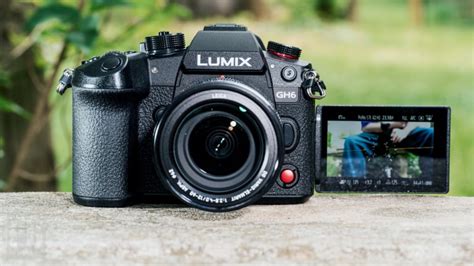 Panasonic Lumix DC-GH6 Review | PCMag