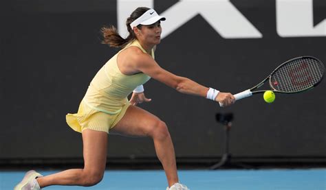 WATCH: Emma Raducanu bows out of Australian Open after suffering with ...