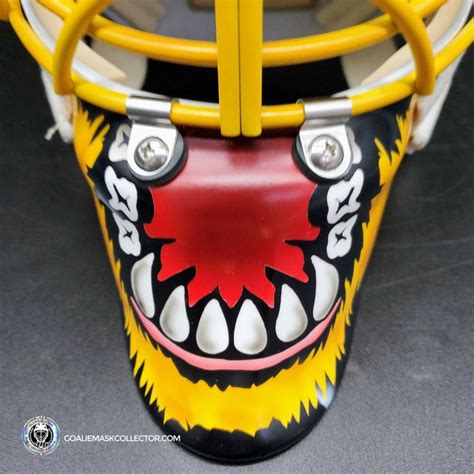 Linus Ullmark Goalie Mask Unsigned 2022-2023 Boston Winter Classic ...