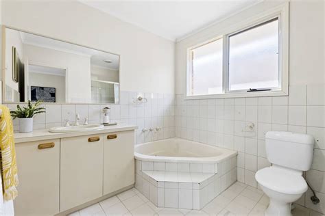 Unit 2/123 Beverley St, Doncaster East VIC 3109, Australia - Property ...