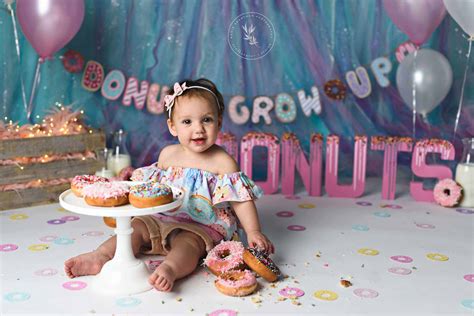 Donut Grow Up Cake Smash | Marie Grantham Photography