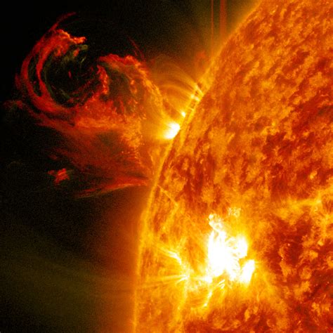 NASA video of solar flares will mesmerize you - CBS News