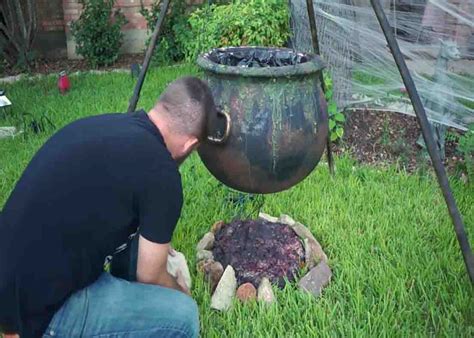 DIY Bubbling Witch's Cauldron With Glowing Coals