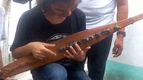 Master Bitol Sulaiman Master Ishmael Achmad plays the Kutiyapi - YouTube