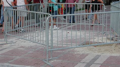 What Are the 6 Benefits of Steel Barricades? | Metal Barrier