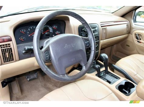 2011 Jeep grand cherokee laredo interior pictures