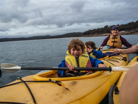 A spectacular way to see Coles Bay, Tasmania: kayaking with Freycinet ...