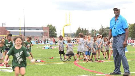 Steelers Hall of Famers keeping kids active