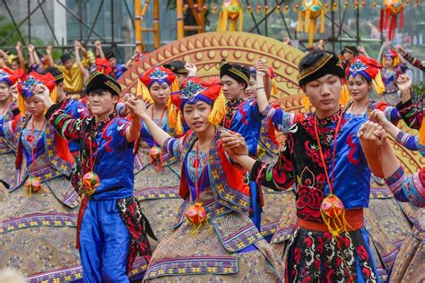 China's Zhuang ethnic minority celebrates its Valentine's Day - CGTN