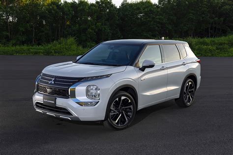 THE NEW 2023 MITSUBISHI OUTLANDER PHEV: FIRST LOOK AT MITSUBISHI’S ELECTRIFYING - Wheels Vista