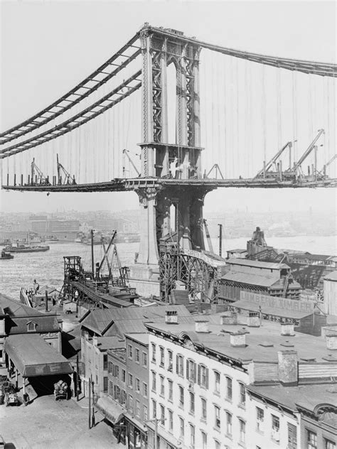 Building of the Brooklyn Bridge | Nyc history, New york city, Brooklyn