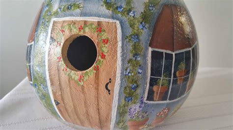 5 Ways to Decorate a Gourd Birdhouse - Gourds for Birds