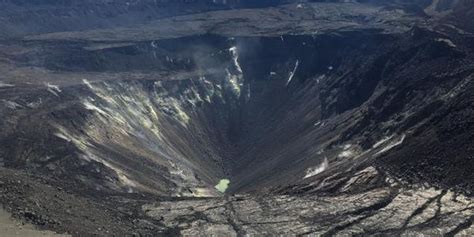 Expert: Pond at Halemaumau Crater could grow to more than 200 feet deep