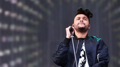 The Weeknd: Pop star changes his name to Abel Tesfaye - BBC News