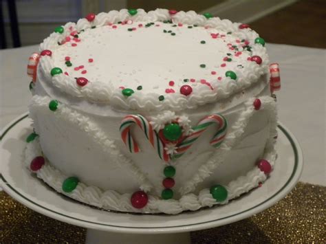 Vanilla Buttercream Christmas Cake - CakeCentral.com