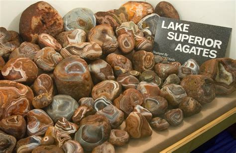 What is Lake Superior Agate, and Where Can You Find It? - Geology In