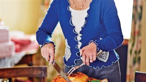 Mary Berry's sage and onion stuffing recipe - Christmas dinner tips and advice from the Great ...