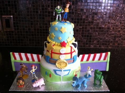 Toy Story Buzz Lightyear Woody Cake - CakeCentral.com