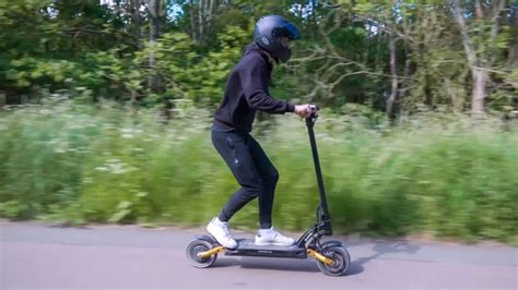 Best 40 MPH Electric Scooters (6 Selected From a Lineup of 17)