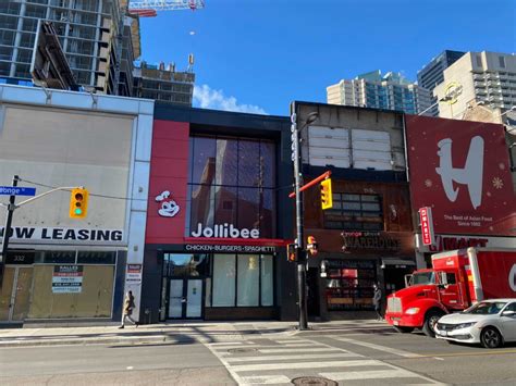 Jollibee to Open 9 Canadian Stores Amid Aggressive North American Expansion