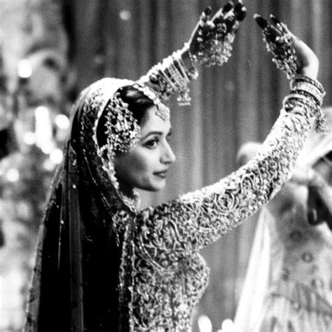 the queen of bollywood dance-madhuri dixit Bollywood Dance, Vintage Bollywood, Bollywood Actors ...