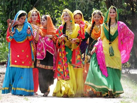 Traditional Dresses of Punjab - Punjabview all about punjabi video ...