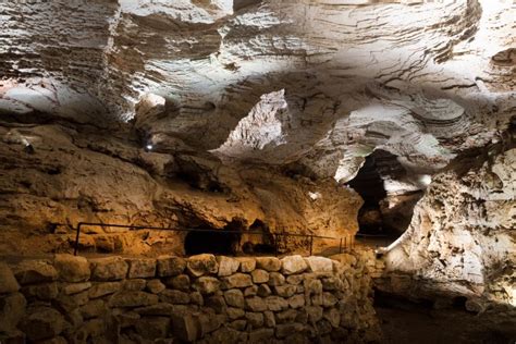 10 Coolest Caves in Texas (+ Map to Find Them!) - Lone Star Travel Guide