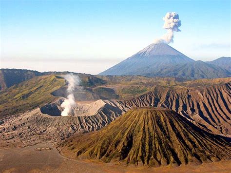 Gunung berapi adalah: Daftar nama gunung berapi yang aktif di Indonesia