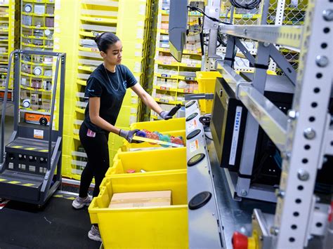 From The Warehouse To IT: Amazon Offering 100,000 Workers Tech Training ...