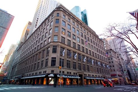 Saks Fifth Avenue opens doors to ‘The Vault’ - an exclusive store for ...