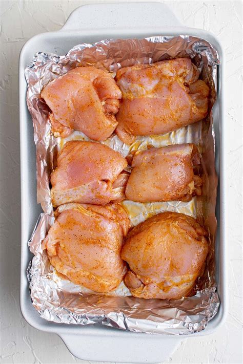 Baked Boneless Chicken Thighs | YellowBlissRoad.com