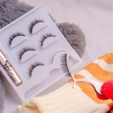 Beginner's Practical Guide On Applying Fake Eyelash