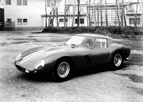 25 Best Classic Cars To Drive - Top Vintage Cars of All Time