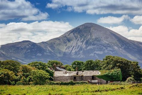 Guide to climbing Croagh Patrick - Destination Westport