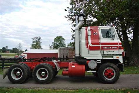 International 4070B Transtar (1975) : Sleeper Semi Trucks