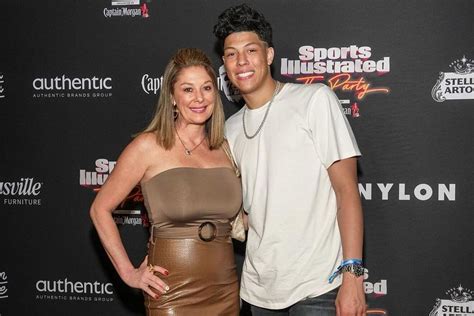 Patrick Mahomes' mom Randi shares cryptic message about betrayal amidst ...