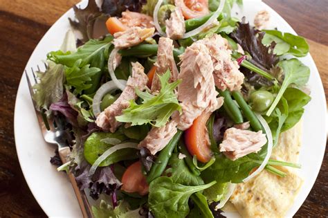 Tuna nicoise salad - Free Stock Image