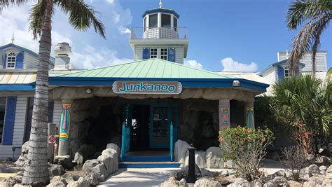 Fort Myers Beach restaurants: The waterfront Junkanoo keeps on