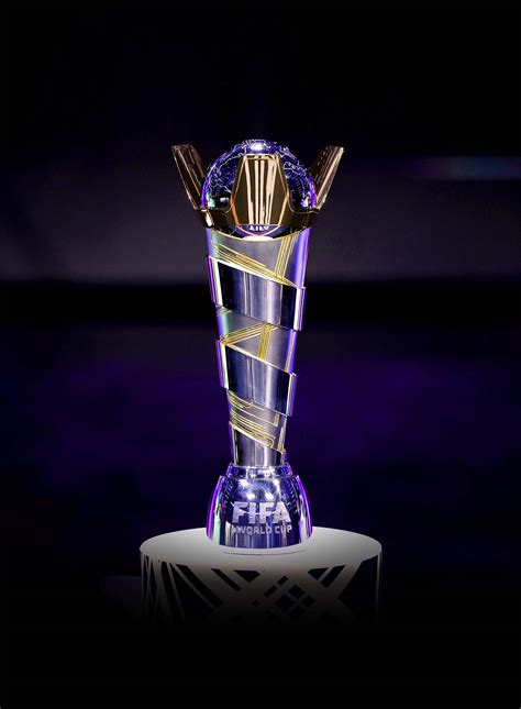 Makers of the FIFAe World Cup Trophy - Thomas Lyte