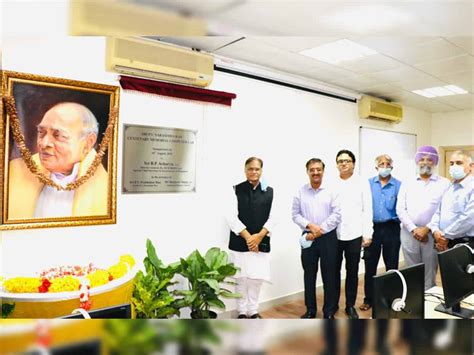 PV Narasimha Rao’s portrait unveiled at MCRHRD