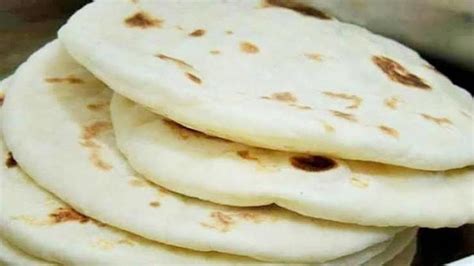 Arabic Pita Bread / Kuboos Recipe | Kuboos recipe, Food, Arabic bread